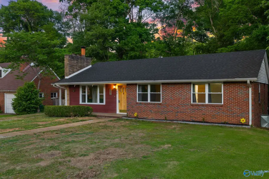 606 River Bluff Drive, Sheffield, AL 35660 - #2