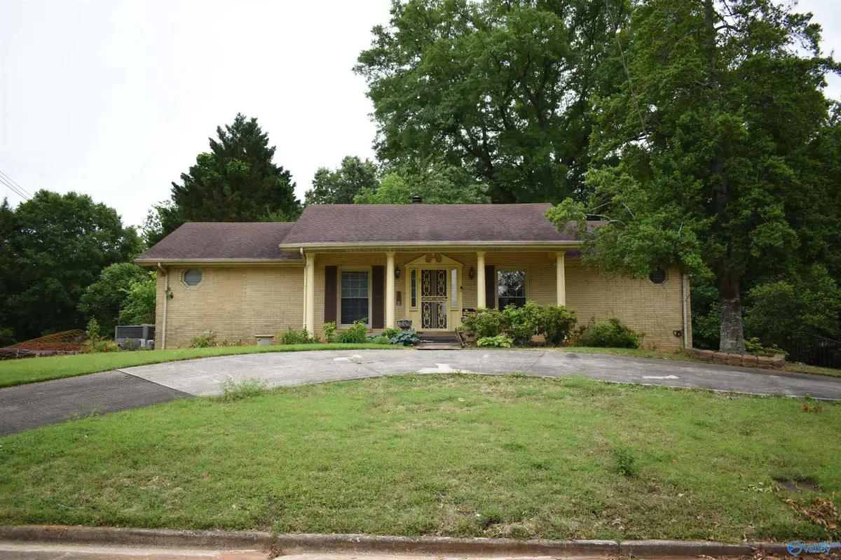 3305 Greymont Drive, Huntsville, AL 35801 - #1