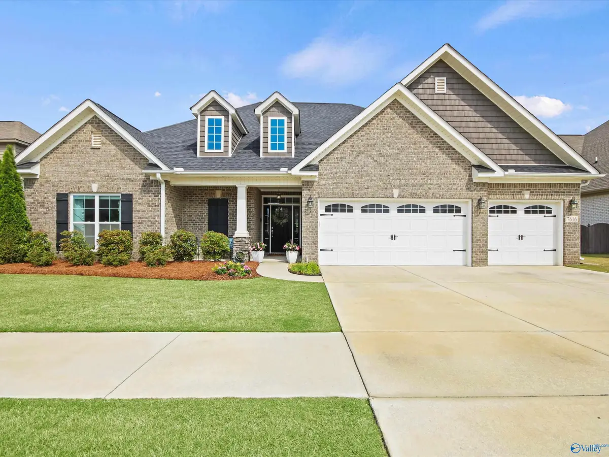 7616 SE Flint Crossing Circle Se, Owens Cross Roads, AL 35763 - #1