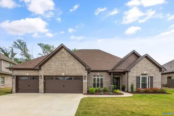 7500 Flint Crossing Circle Se, Owens Cross Roads, AL 35763