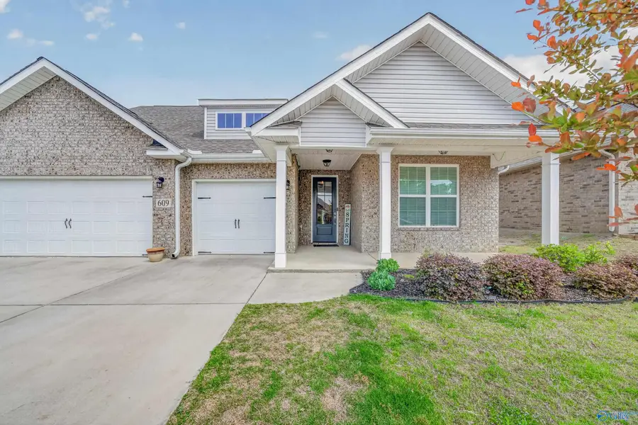 609 Magnolia Cove Lane, Hartselle, AL 35640 - #2