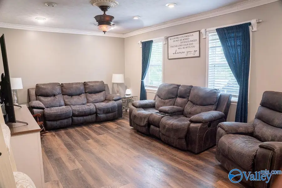 285 Roden Avenue, Boaz, AL 35957 - #2