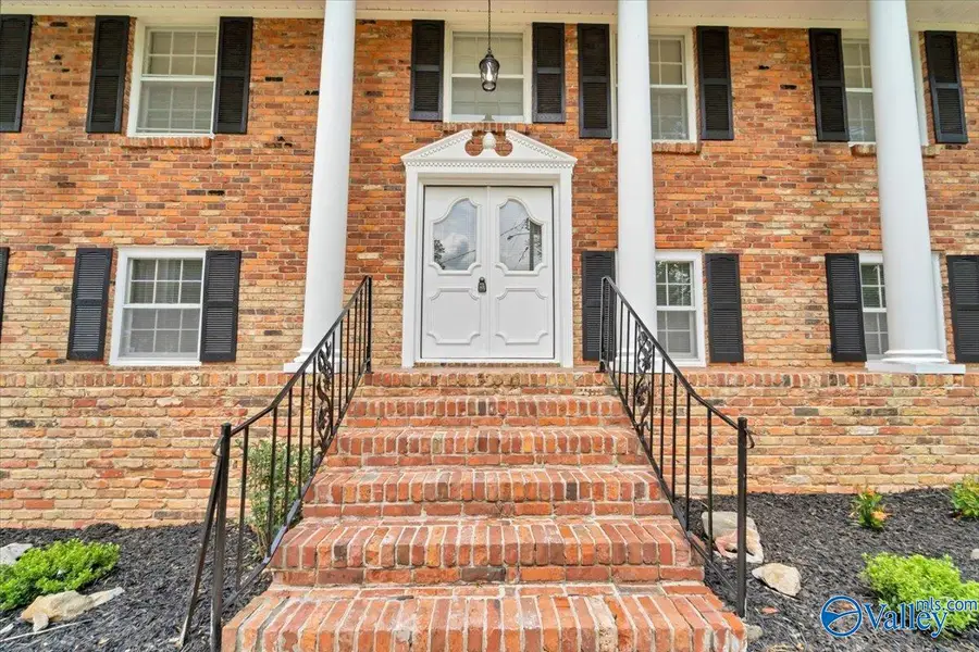 8007 Greenwillow Court Se, Huntsville, AL 35802 - #3