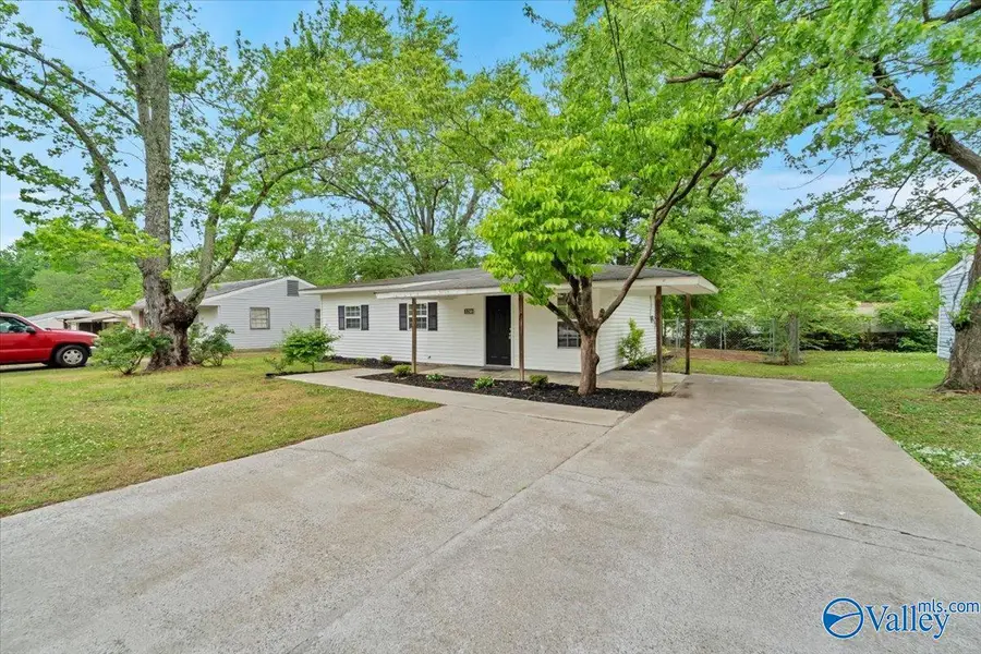2210 Evans Drive Nw, Huntsville, AL 35810 - #2