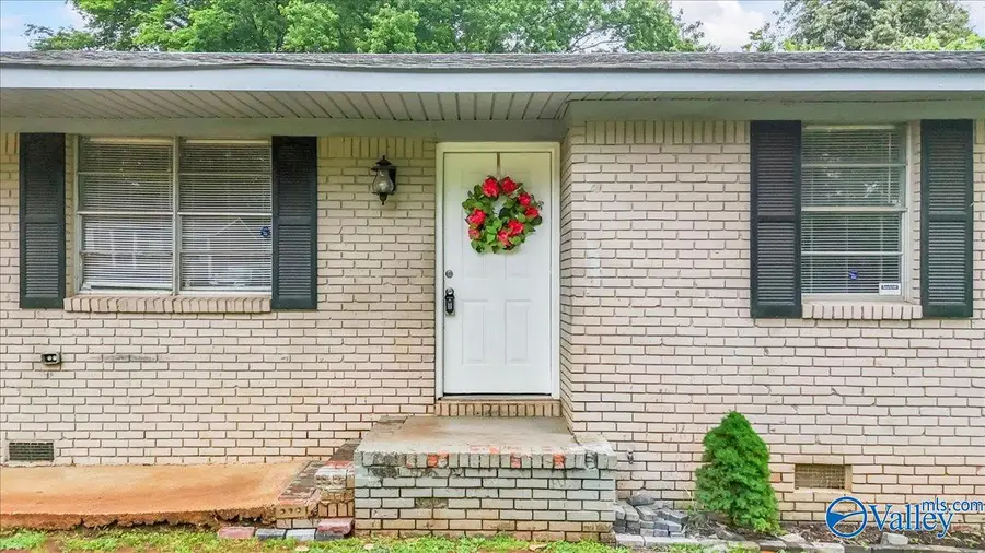 2502 Redmont Road Nw, Huntsville, AL 35810 - #2