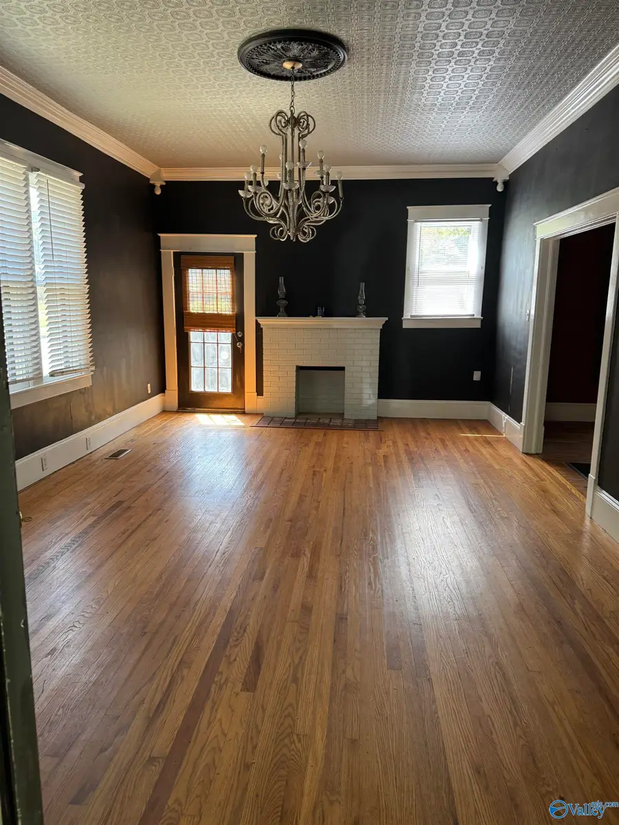 320 Oak Street, Decatur, AL 35601 - #3