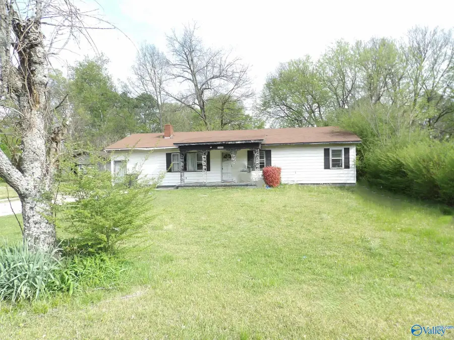 2002 Montgomery Street Sw, Decatur, AL 35601 - #2