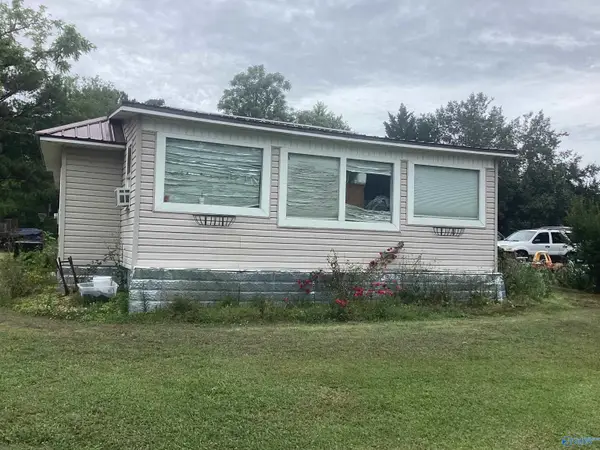 1402 Green Valley Road, Glencoe, AL 35905