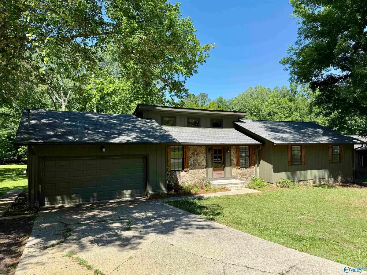 208 Seville Lane, Rainbow City, AL 35906 - #1