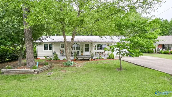 1426 Mckelvey Drive Nw, Arab, AL 35016
