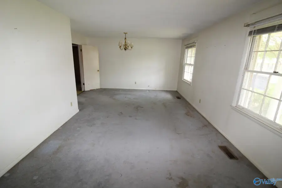 412 Apple Avenue, Albertville, AL 35950 - #3