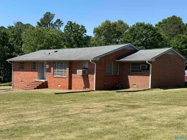 500 Mary Street, Centre, AL 35960
