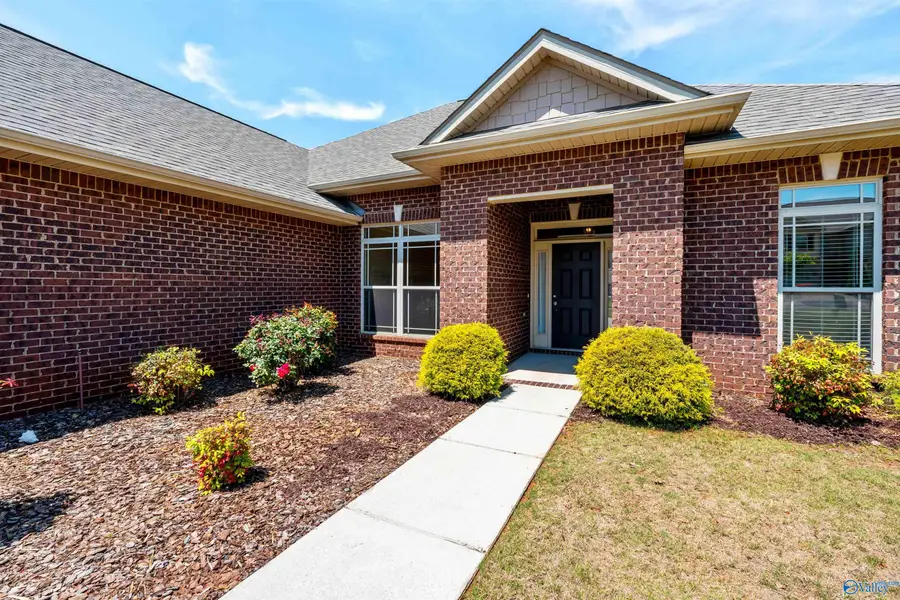 24 Winter King Drive Sw, Huntsville, AL 35824 - #3
