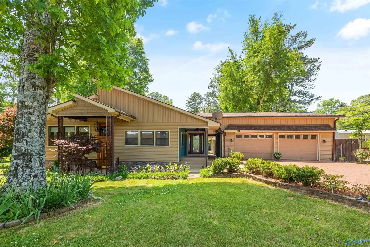 3684 Scottsboro Hwy, Guntersville, AL 35976 - #1