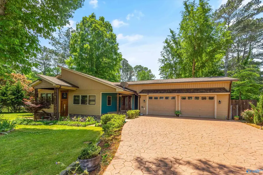 3684 Scottsboro Hwy, Guntersville, AL 35976 - #3