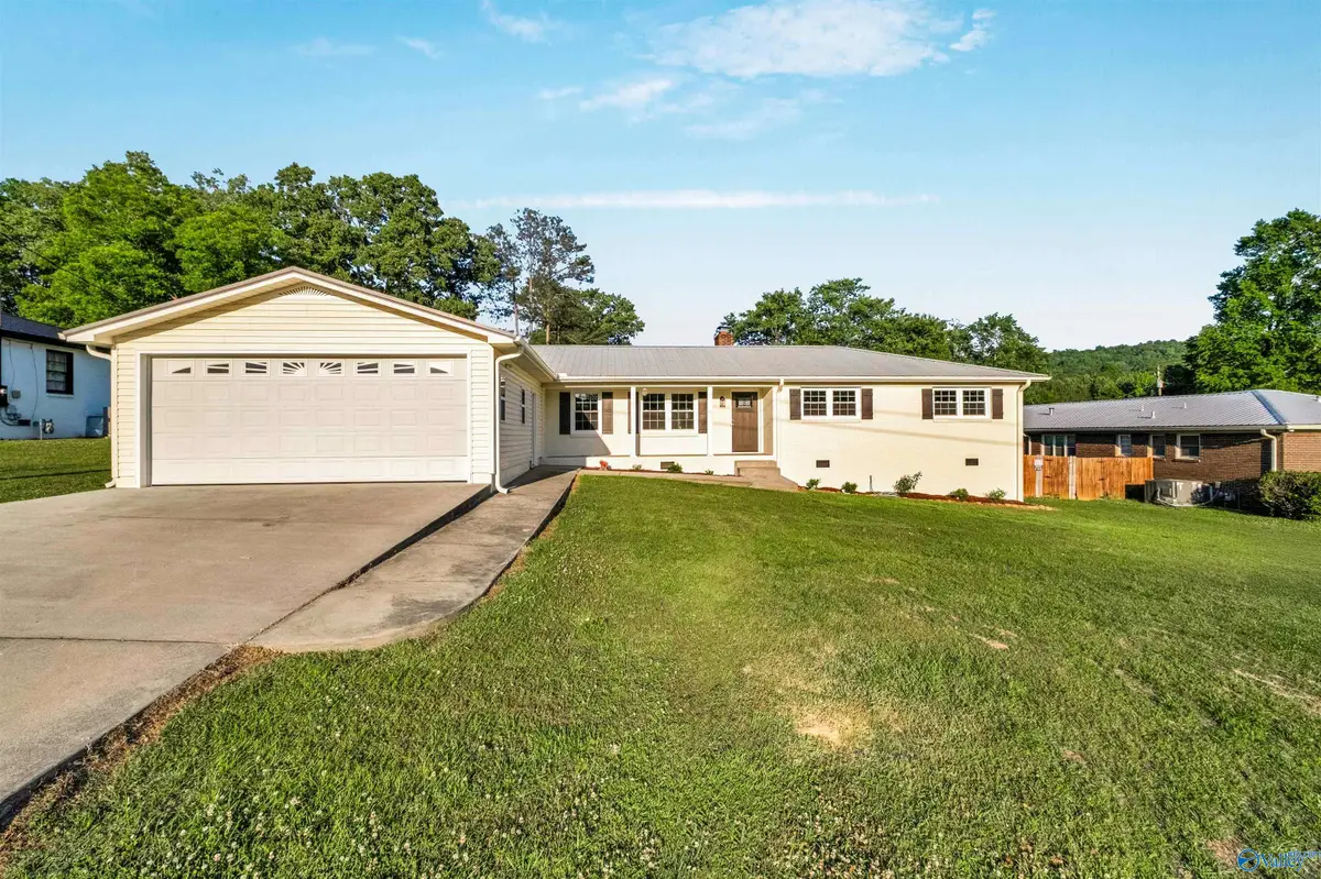 297 Peteet Street, Rainbow City, AL 35906 - #1