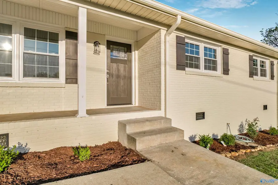 297 Peteet Street, Rainbow City, AL 35906 - #2