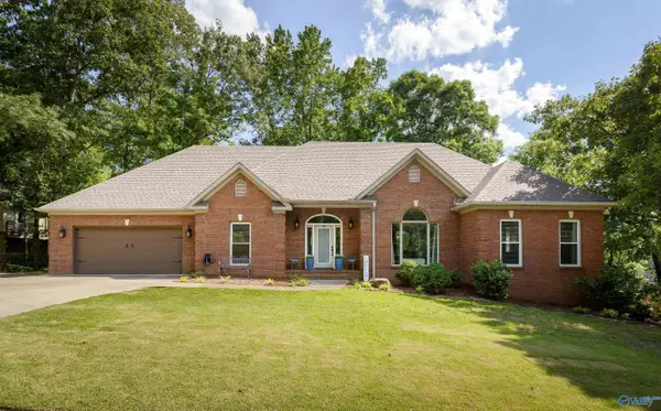 405 Lakeside Circle, Muscle Shoals, AL 35661