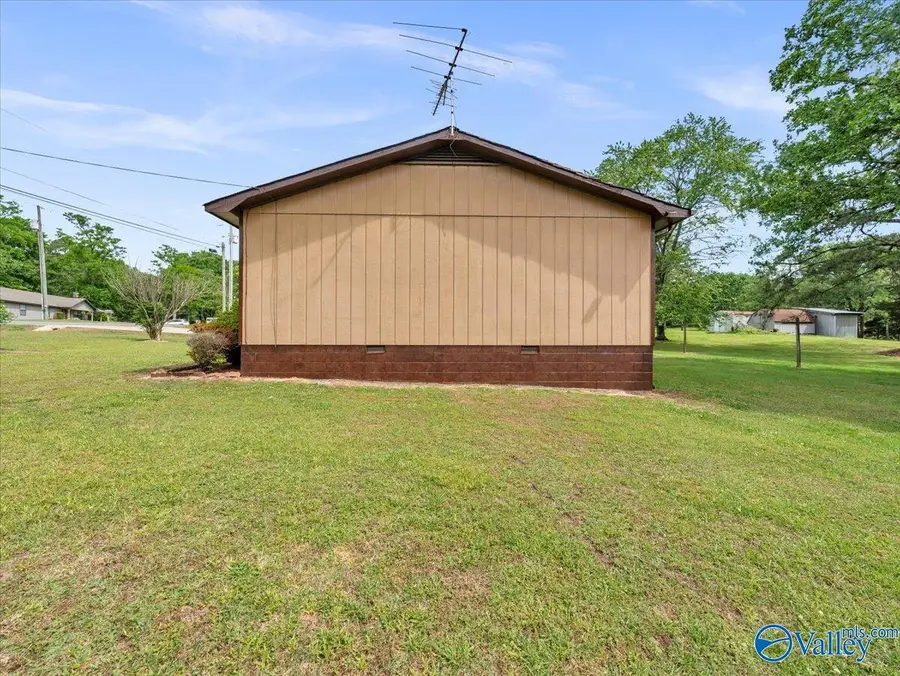 701 Lookout Terrace E, Fort Payne, AL 35967 - #3