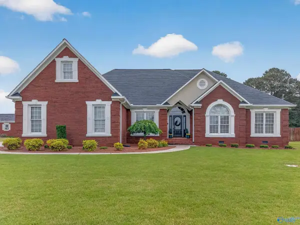 1198 Eagle Crest Boulevard, Jacksonville, AL 36265