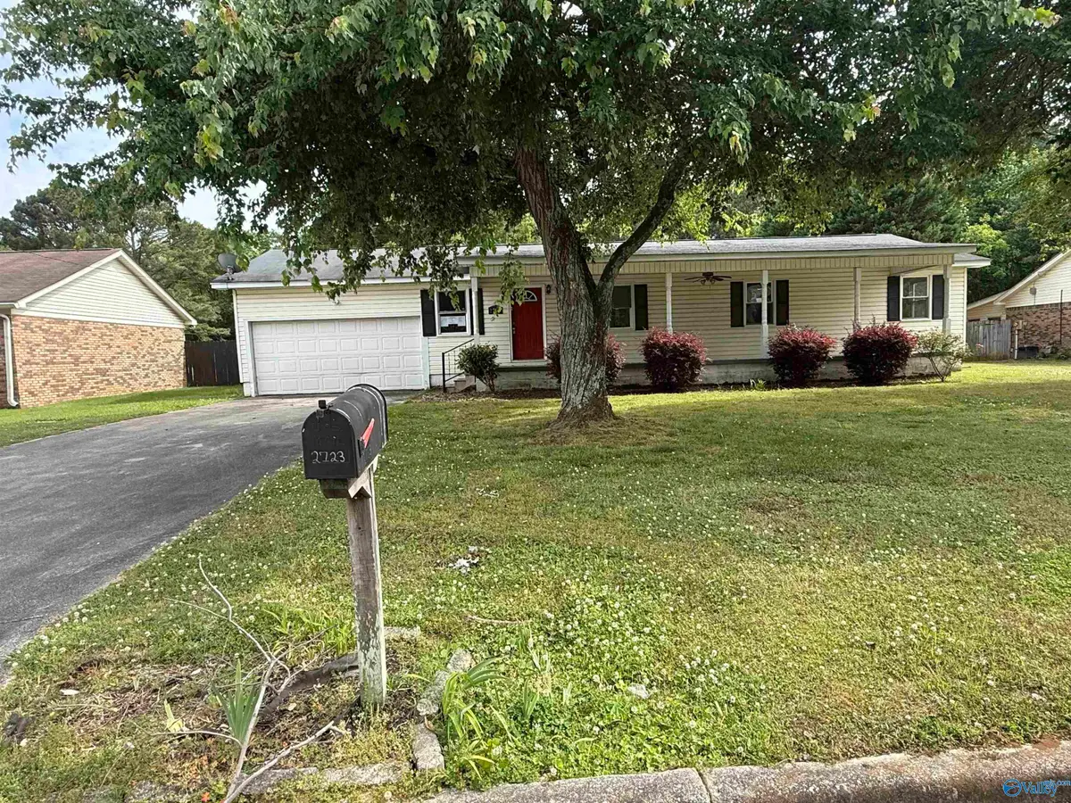 2723 Longfellow Drive Sw, Decatur, AL 35603 - #1