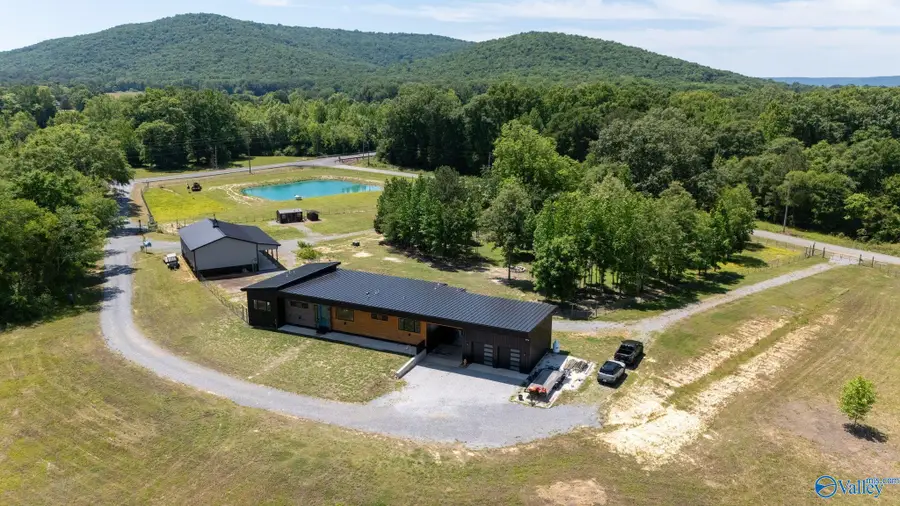4387 Hobbs Island Road, Owens Cross Roads, AL 35760 - #2