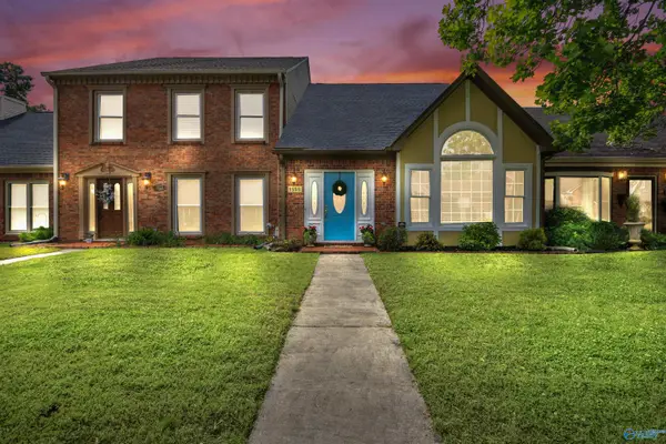 1555 River Bend Place Se, Decatur, AL 35601
