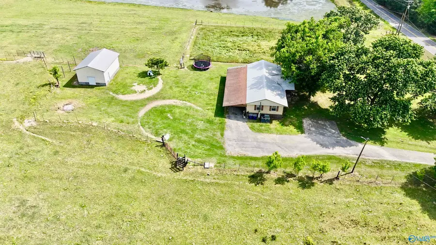 6540 Sardis Road, Whitesboro, AL 35976 - #3