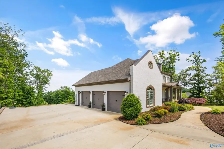 16 Watson Grande Way Se, Owens Cross Roads, AL 35763 - #2