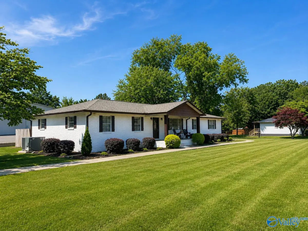 202 Helen Street, Rainbow City, AL 35906 - #1