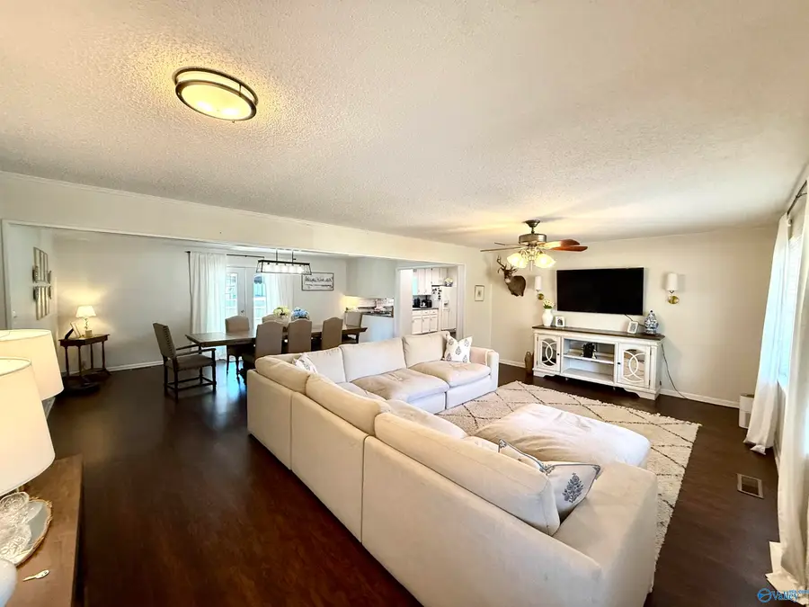 202 Helen Street, Rainbow City, AL 35906 - #2