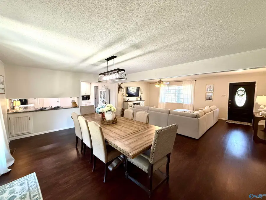 202 Helen Street, Rainbow City, AL 35906 - #3