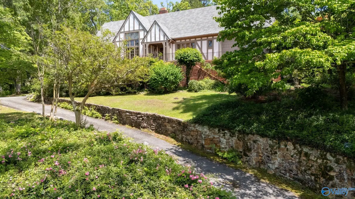 33 Sunset Drive, Anniston, AL 36207 - #1