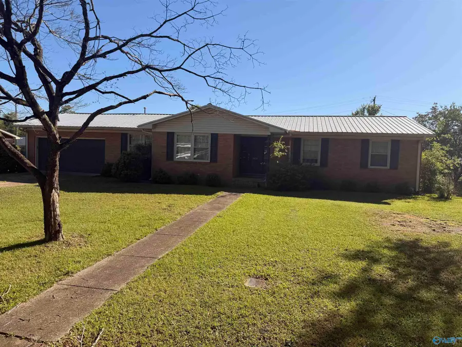 2104 Pinehurst Street Sw, Hartselle, AL 35640 - #2