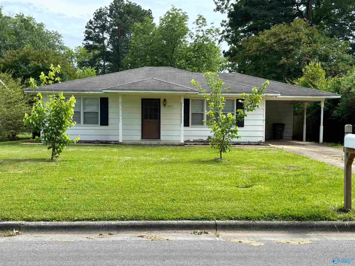 2011 College Street Se, Decatur, AL 35601 - #1