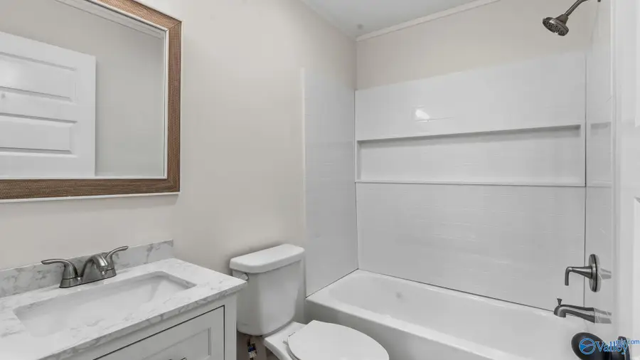 3929 Cypress Avenue Sw, Huntsville, AL 35805 - #3