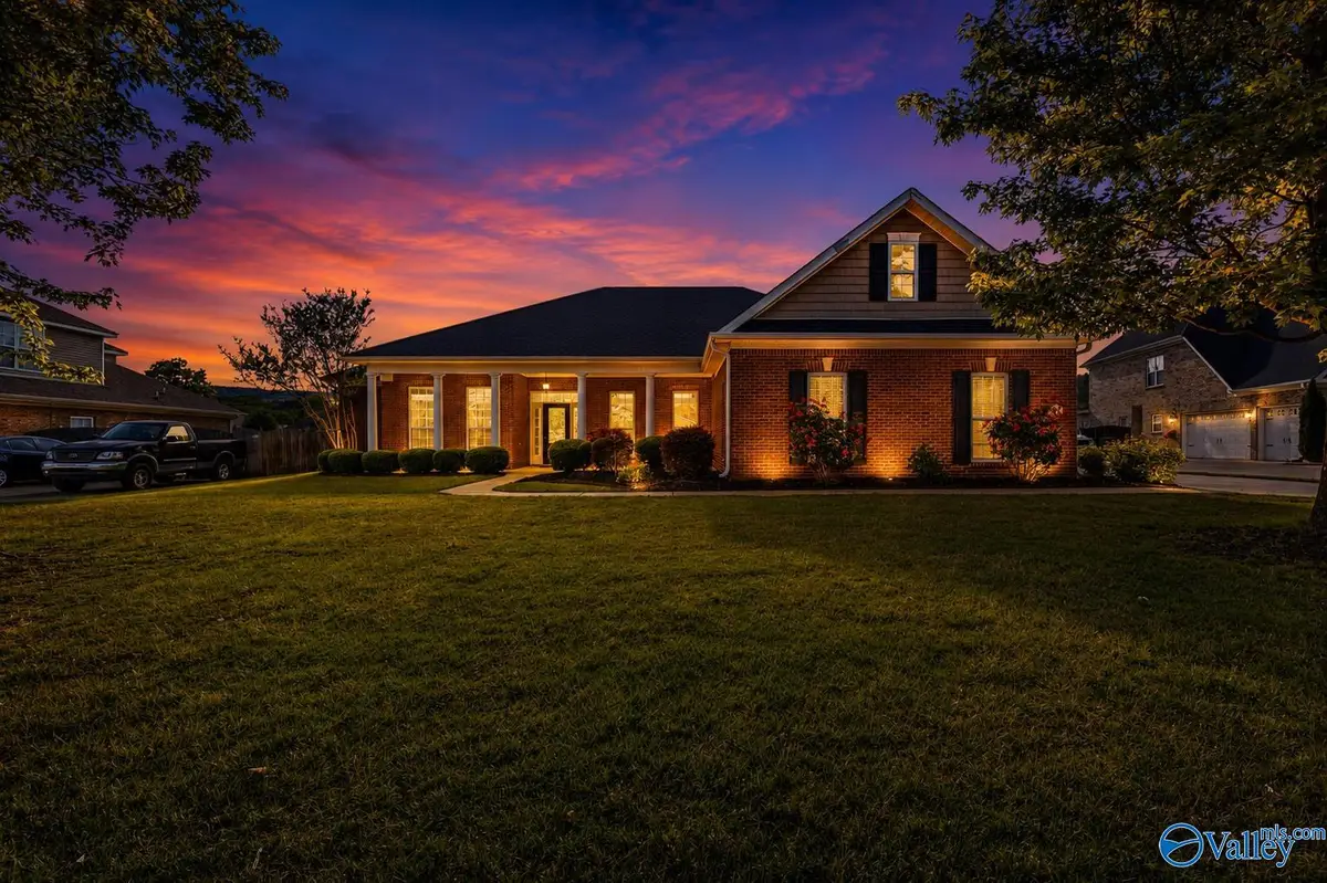 7004 Oak Creek Circle Se, Owens Cross Roads, AL 35763 - #1