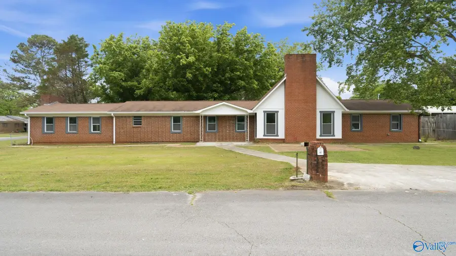 116 Yarbrough Avenue, Moulton, AL 35650 - #2