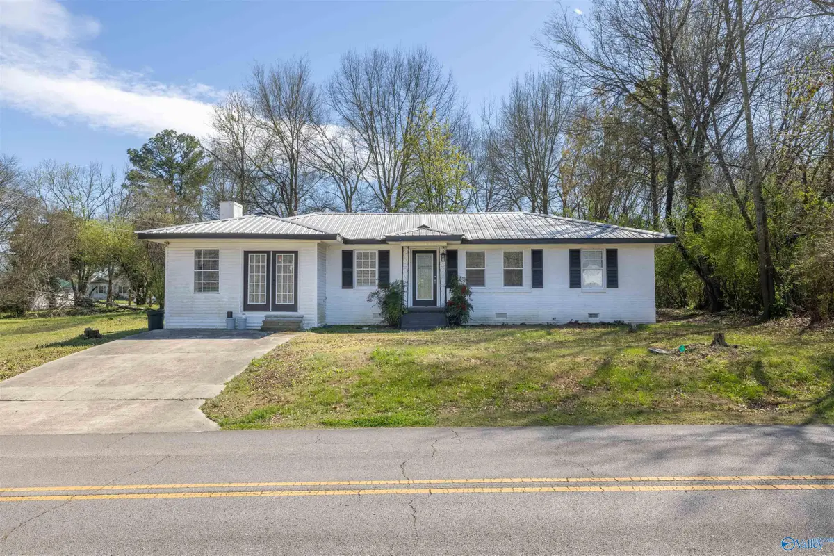 1406 Pike Avenue, Phil Campbell, AL 35581 - #1