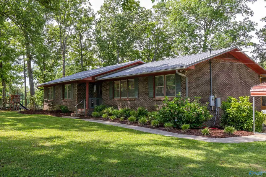 210 Aqua Vista Drive East, Gadsden, AL 35901 - #2
