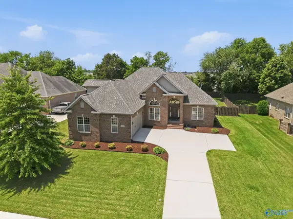 26031 Apple Orchard Lane, Athens, AL 35613