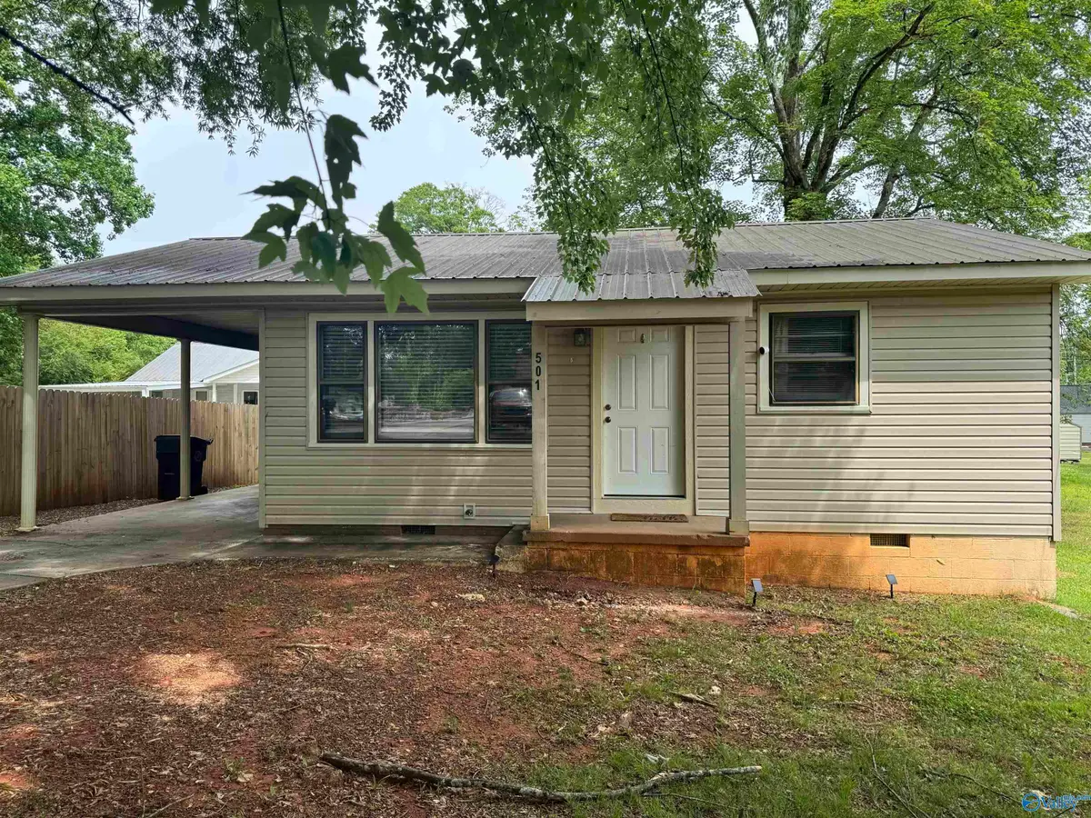 501 Bynum Avenue, Scottsboro, AL 35768 - #1