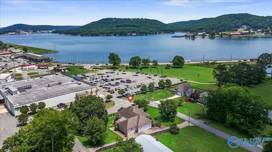 2400 Cowen Circle, Guntersville, AL 35976 - #3