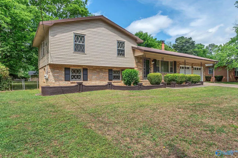3907 Timbercrest Drive Nw, Huntsville, AL 35810 - #3