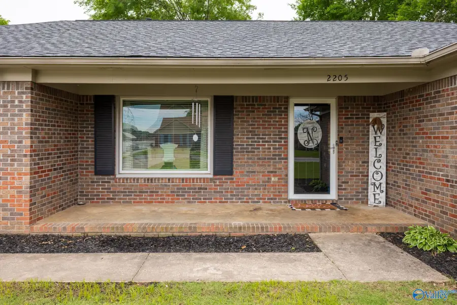 2205 Victoria Drive Sw, Decatur, AL 35603 - #3