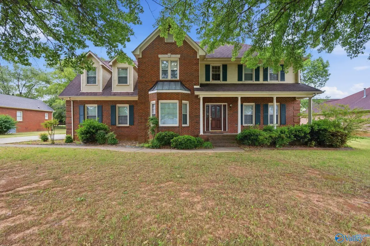 102 Redcliffe Drive Nw, Huntsville, AL 35806 - #1