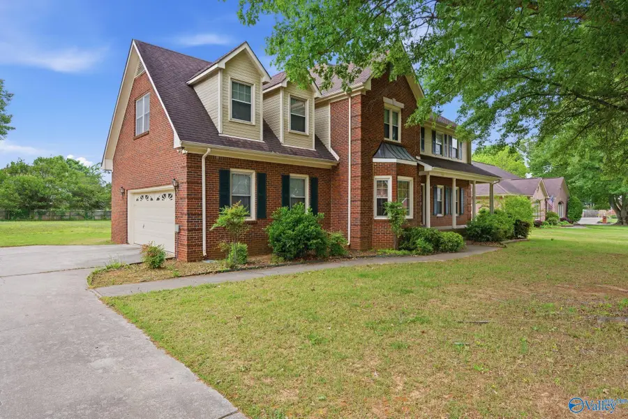 102 Redcliffe Drive Nw, Huntsville, AL 35806 - #3