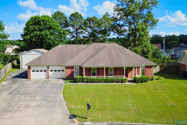 2816 Winthrop Drive, Decatur, AL 35603