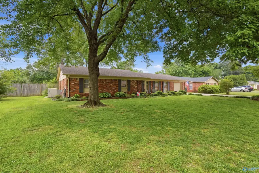 1204 Garth Avenue Sw, Decatur, AL 35601 - #3