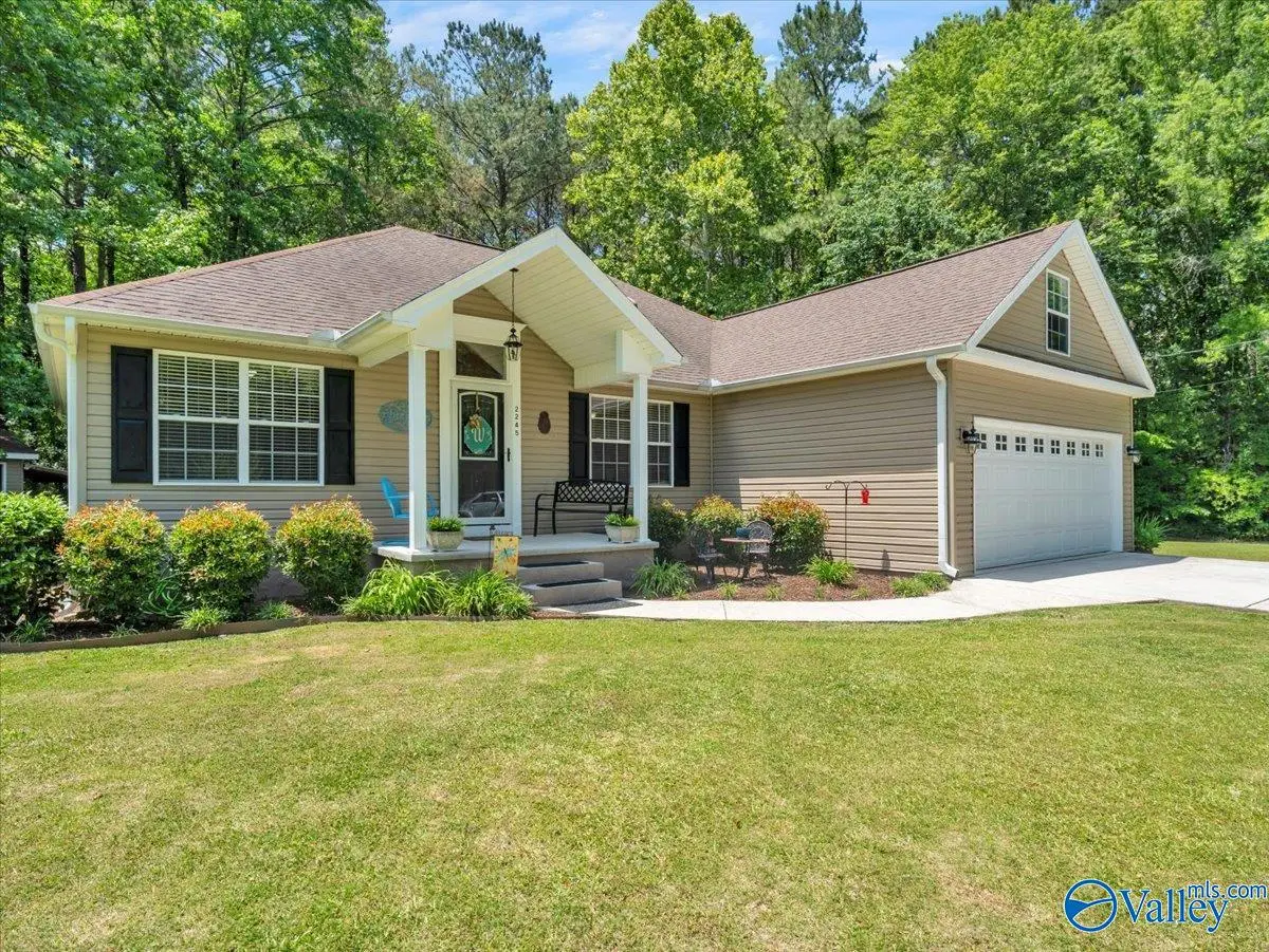 2245 Pond Circle, Guntersville, AL 35976 - #1
